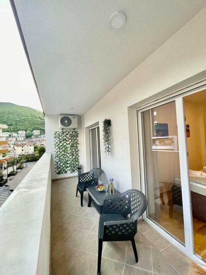Olive Square Apartment Budva Exterior foto